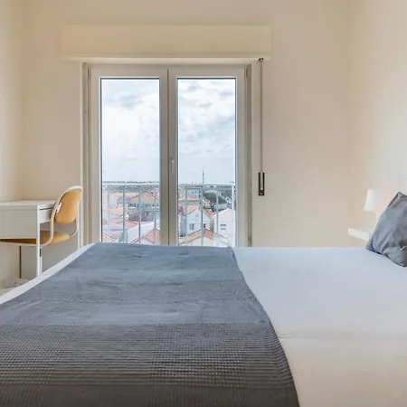 Coastal Comfort - 5min From By Lovelystay Costa de Caparica
