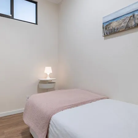 Apartment Coastal Comfort - 5min From By Lovelystay