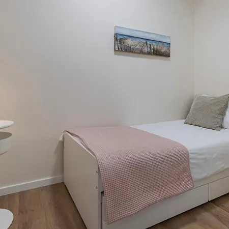 Coastal Comfort - 5min From By Lovelystay Costa da Caparica