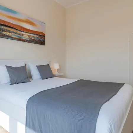 Apartment Coastal Comfort - 5min From By Lovelystay Costa da Caparica