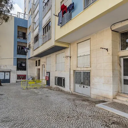 Apartment Coastal Comfort - 5min From By Lovelystay Costa da Caparica